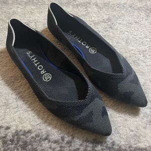 Rothy's Black Pointed Flats camo sz 7.5